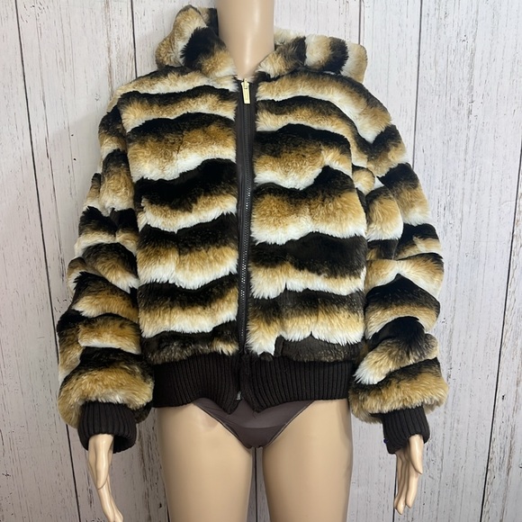 COPY - UO Abalanche ReversibleFaux Fur Leather Hooded Jacket Hooded Coat Size M… - Picture 2 of 11